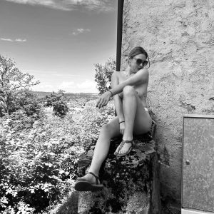 Nackt im Burggraben ;)