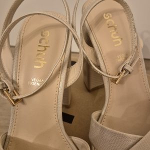 Sexy Plateau-Sandaletten – nur für dich getragen