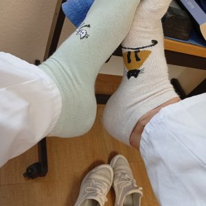 Nasse schwitzi Socken nach 12h Schicht