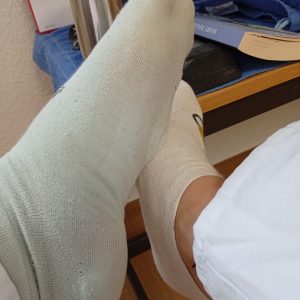 Nasse schwitzi Socken nach 12h Schicht