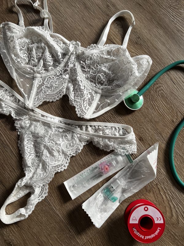 Getragene Unterwäsche in weiß