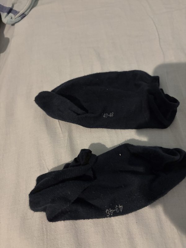Ich verkaufe getragene Socken