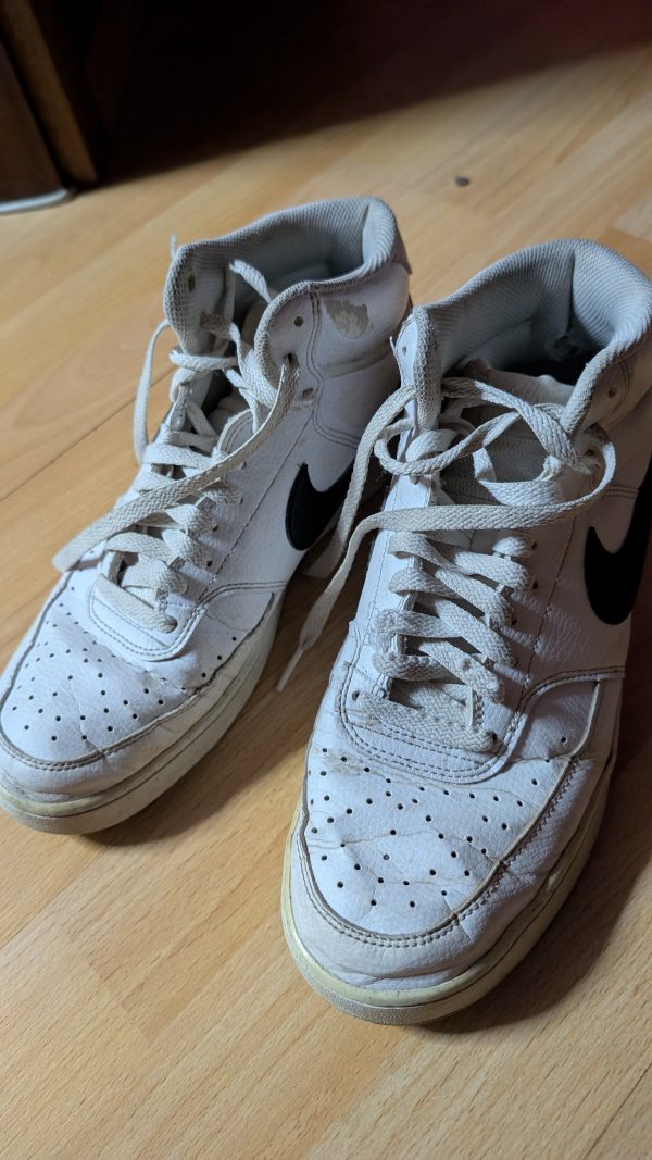Nike Schuhe in weiß schön duftig und lange Zeit eingetragen