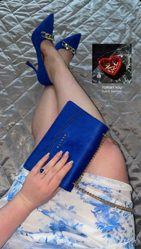 Blaue Heels