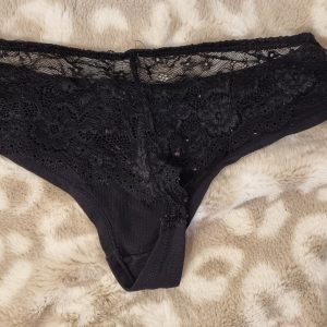 Schöner Spitzenslip