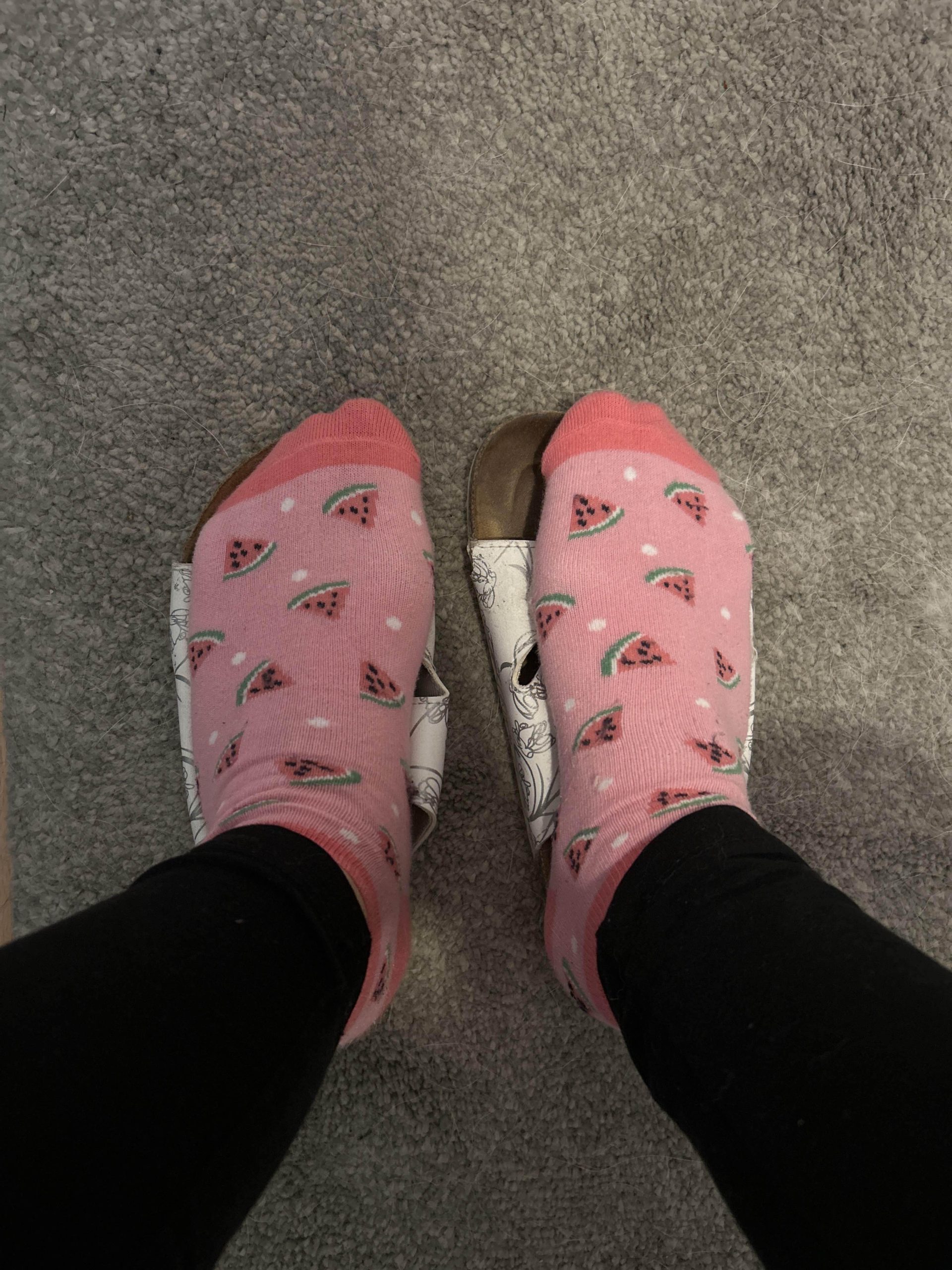 Durchgeschwitzte Socken