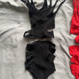 Rot oder schwarz, 2-teilig