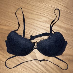 Schwarzer Push Up BH