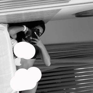 Bild in Unterwäsche