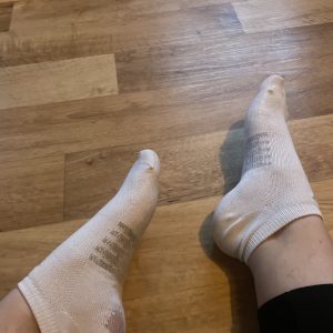 Weiße, lang getragene Socken️