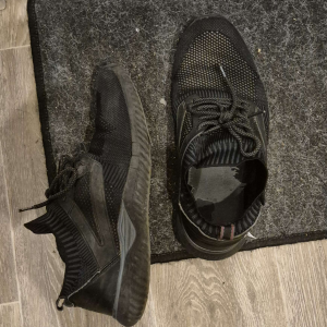 Schuhe, mehrere Jahre getragen