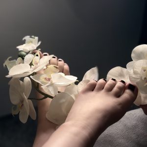 Foot pictures and worn underwear