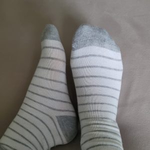 Getragene Ringelsocken