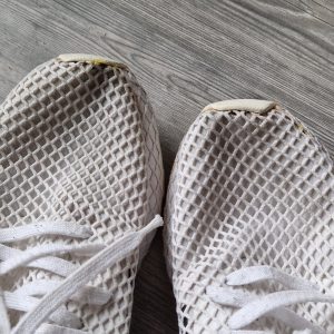 Sehr Gebrauchtes Paar Schuhe