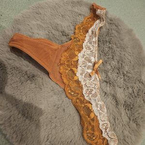 Heißer brauner string