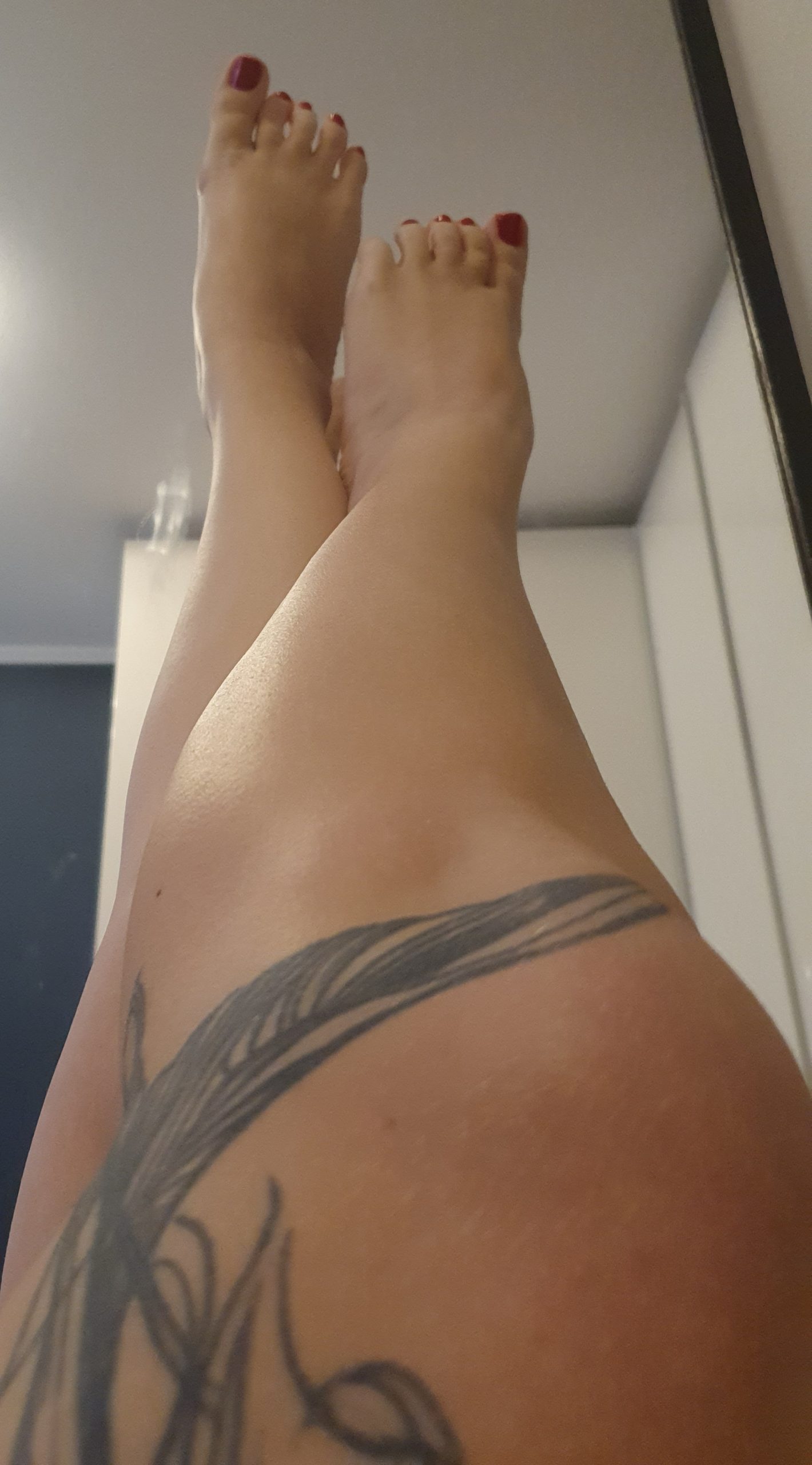 Meine Füße hautnah: Soles, Arches & Zehen (Bilder-Set / Video)