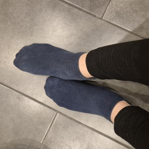 Blaue Sneaker socken