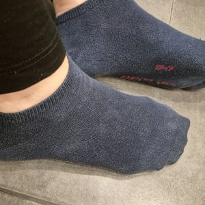 Blaue Sneaker socken