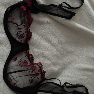 Reizvolle BHS mit spitze