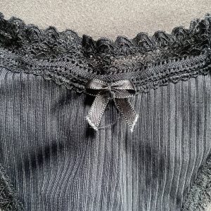 Schwarzer Spitzen Tanga