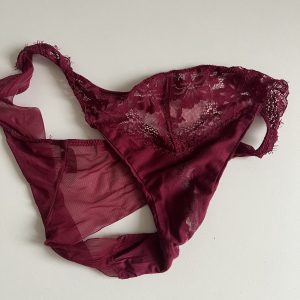 Roter Spitzen Slip