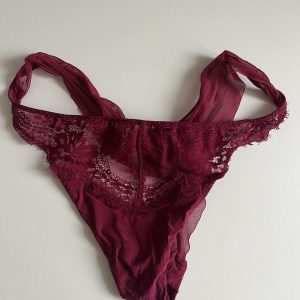 Roter Spitzen Slip
