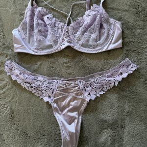 Zartes roséfarbenes Spitzen-Dessous-Set – verspielt & feminin 