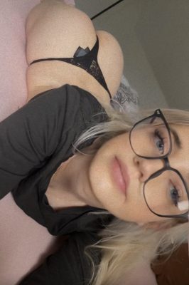 Nacktbilder und Videos 30 Bilder 10 Videos 0:30-1:30
